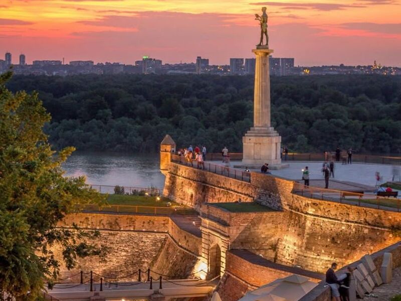 FIRSAT KOSOVALI VİZESİZ BAŞTANBAŞA BALKANLAR A Jet Havayolları ile 